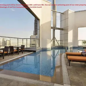 Ramada Corniche מלון